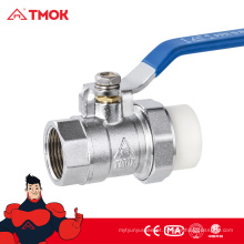 A estrutura de segurança do fornecedor de TMOK de China forjou a válvula de bola de PPR com o material chapeado e CW617 cromado